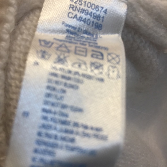 Forever 21 Women’s White Pullover Sweater Large - Picture 4 of 5